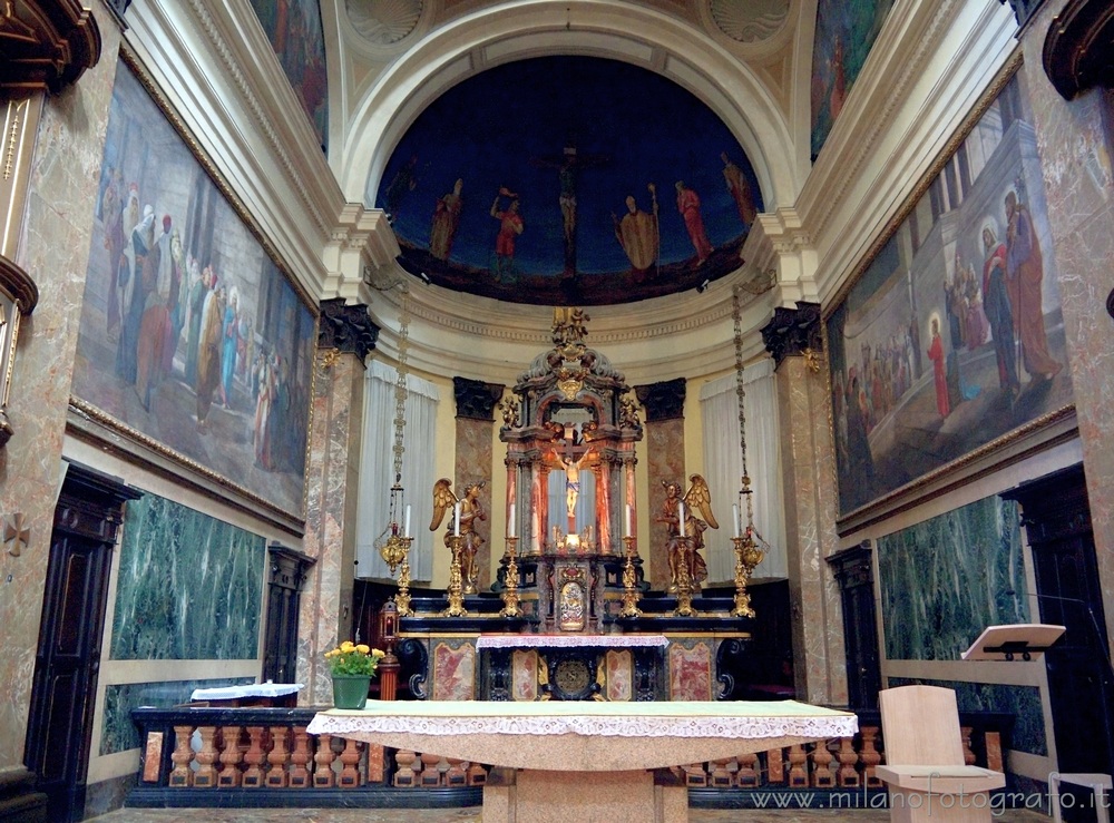 Milan (Italy) - Presbytery and choir of the interior church of San Giorgio at the Palace